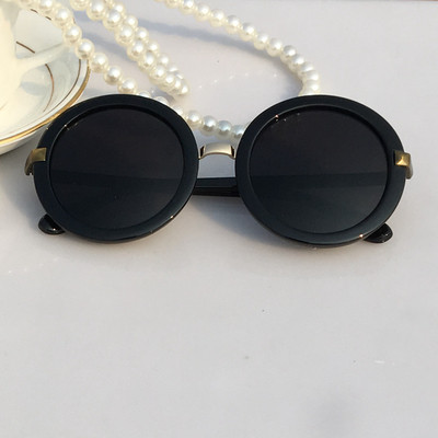 Περιστασιακά γυναικεία γυαλιά σε διάφορα χρώματα