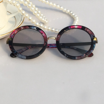 Περιστασιακά γυναικεία γυαλιά σε διάφορα χρώματα