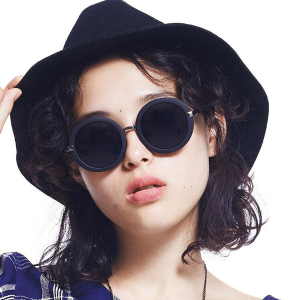 Περιστασιακά γυναικεία γυαλιά σε διάφορα χρώματα