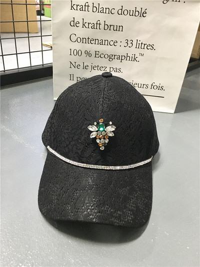 Κυρίες καπέλο με δαντέλα και διακοσμητικές πέτρες σε τρία χρώματα