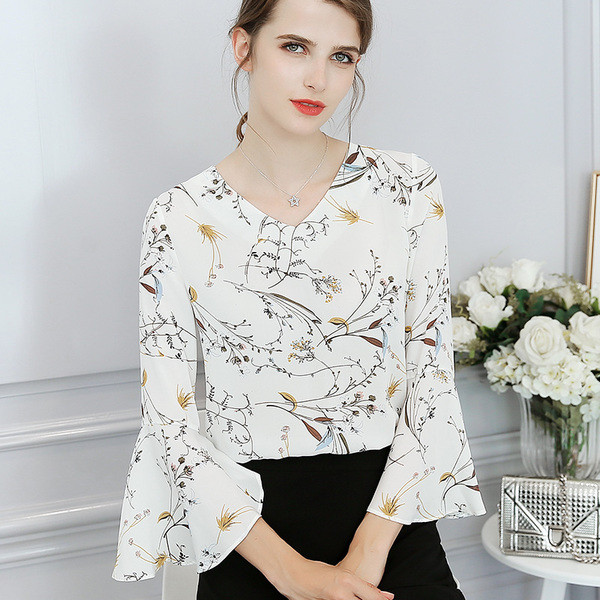 Bluză de damă cu model floral și mâneci lotus