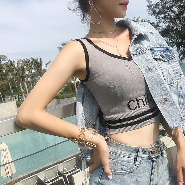 Дамски къс потник в три цвята с надпис