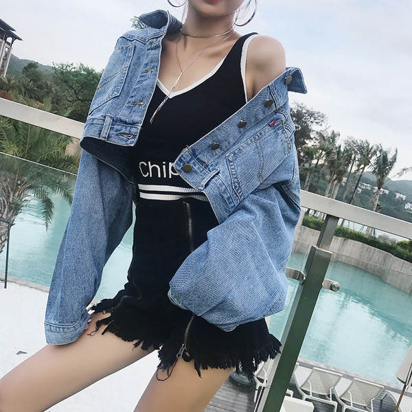 Дамски къс потник в три цвята с надпис