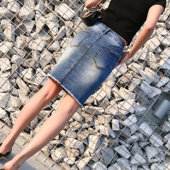 Γυναικεία φούστα denim με υψηλή μέση και λωρίδες στα πλάγια