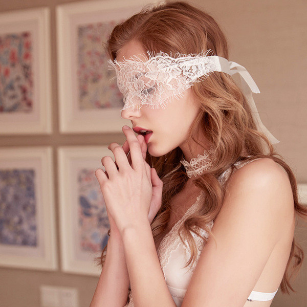 Mască de ochi pentru femei