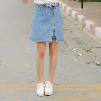 Γυναικεία φούστα denim με κορδέλα σε ανοιχτόχρωμο χρώμα