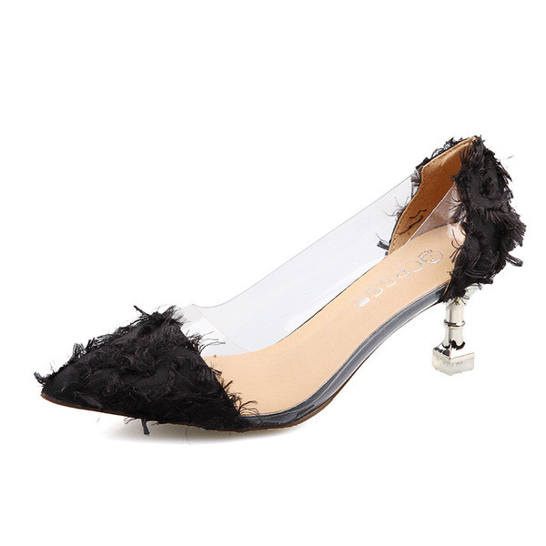 ΝΕΟ μοντέρνα γυναικεία παπούτσια με ενδιαφέρουσα διακόσμηση σε μαύρο και άσπρο