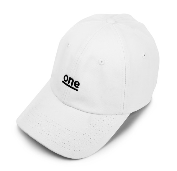 Pălărie cu inscripție în culoarea alb și negru potrivită pentru femei și bărbați