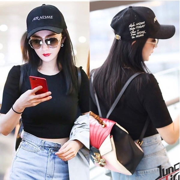 Palarie sport de dama cu vizor alb si negru cu inscriptii