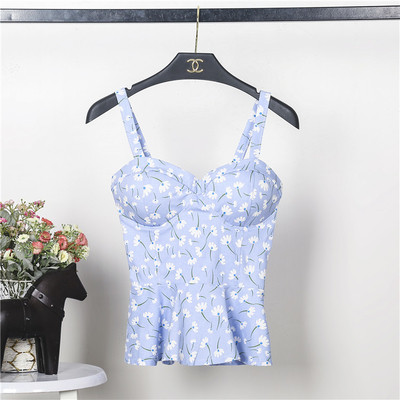 Κυρίες μοντέλο Slim σε διάφορα floral μοτίβα