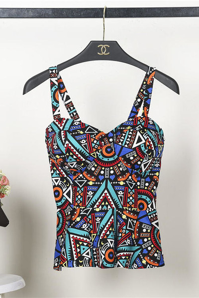 Κυρίες μοντέλο Slim σε διάφορα floral μοτίβα