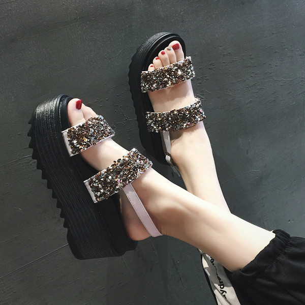 Sandale de dama moderne cu talpa aspra si bretele stralucitoare