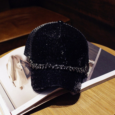 Palarie de dama moderna cu vizor in doua modele