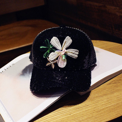 Palarie de dama moderna cu vizor in doua modele