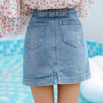 Ασύμμετρη φούστα denim με μαργαριτάρια σε ανοιχτόχρωμο χρώμα