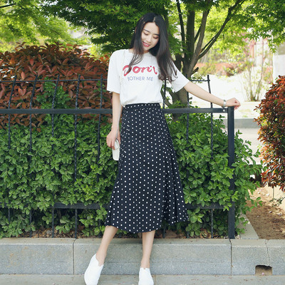 Κυρίες μακρύ φούστα των πόντων σε τρία χρώματα