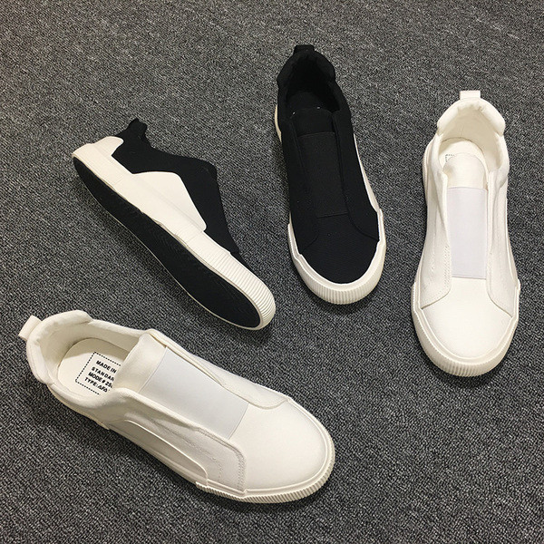 Pantofi casual barbatesti - mocasini in doua culori - alb si negru