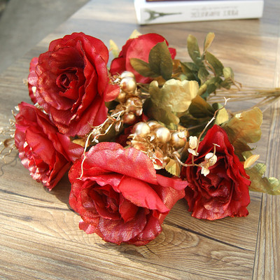 Διακοσμητικά τριαντάφυλλα σε διάφορα χρώματα