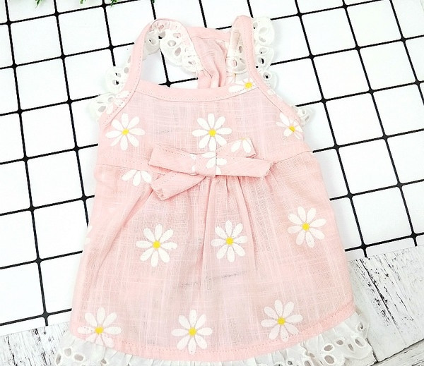 Рокля за кучета с флорални мотиви в няколко цвята 