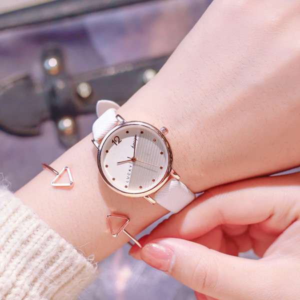 Ceas de dama in mai multe culori diferite