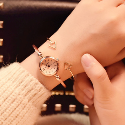 Дамски стилен часовник с тънка верижка в няколко цвята