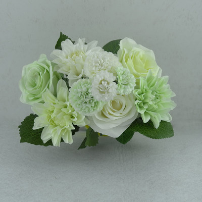 Декоративен букет в няколко цвята