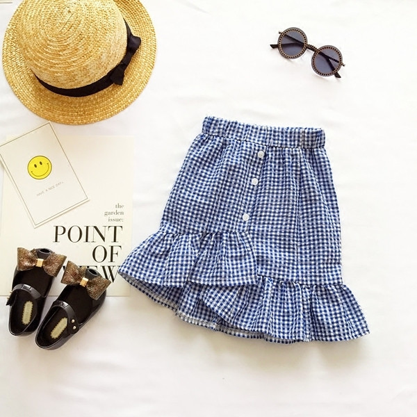 Fusta scurta in carouri pentru copii pentru o fata cu talie inalta si volane