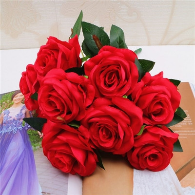 Διακοσμητικό μπουκέτο από τριαντάφυλλα