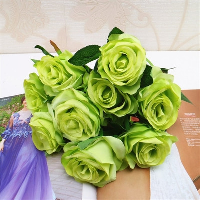 Διακοσμητικό μπουκέτο από τριαντάφυλλα