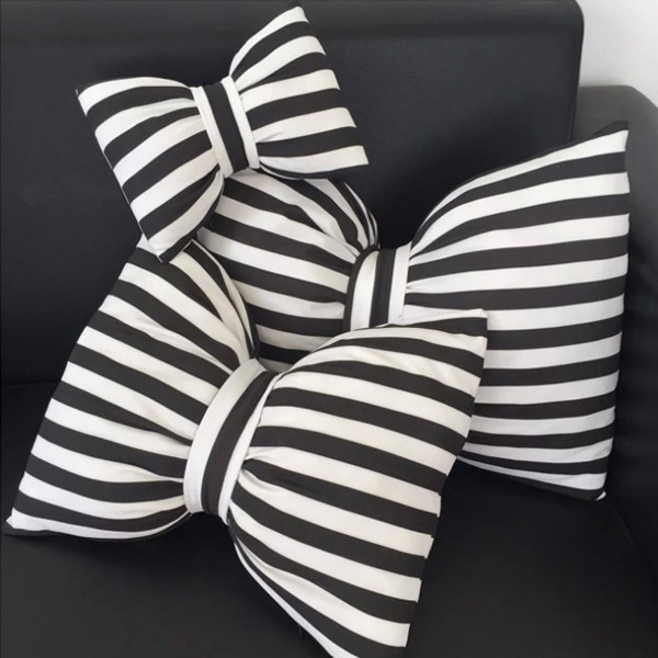 Pernă mică decorativă în dungi - Ribbon