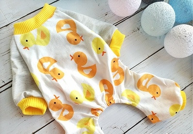 Salopeta pentru caini cu aplicare de culoare in mai multe culori