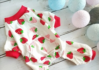 Salopeta pentru caini cu aplicare de culoare in mai multe culori