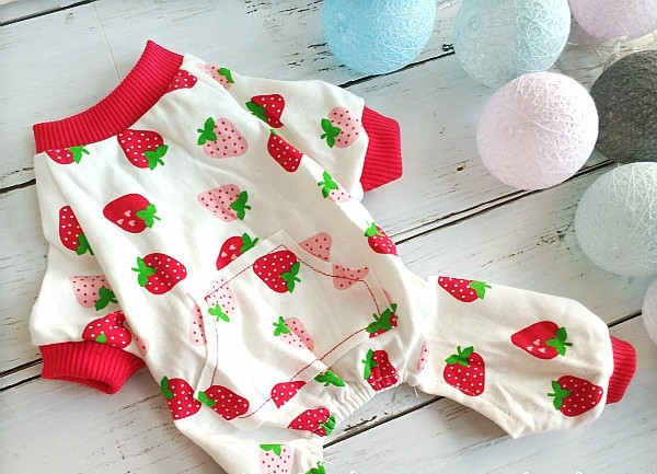 Salopeta pentru caini cu aplicare de culoare in mai multe culori