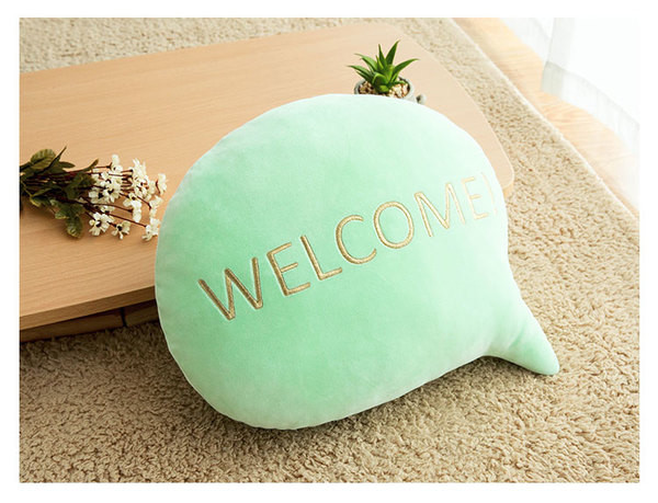 Perne decorative mici in trei modele cu inscriptie