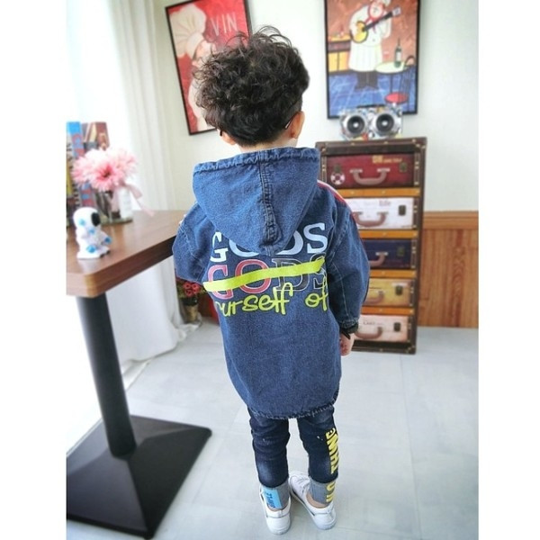 Geaca de toamna din blugi pentru baieti cu gluga si aplicatie