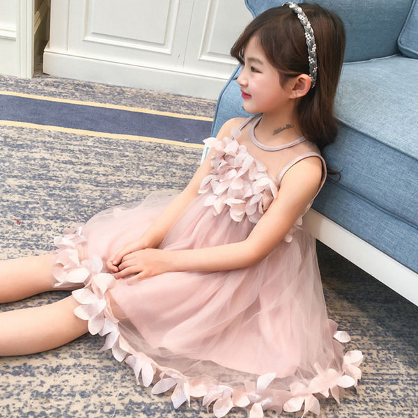 Стилна детска рокля с 3D флорална декорация в розов и бял цвят