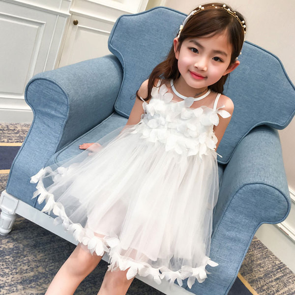 Стилна детска рокля с 3D флорална декорация в розов и бял цвят