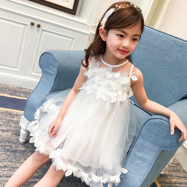 Стилна детска рокля с 3D флорална декорация в розов и бял цвят