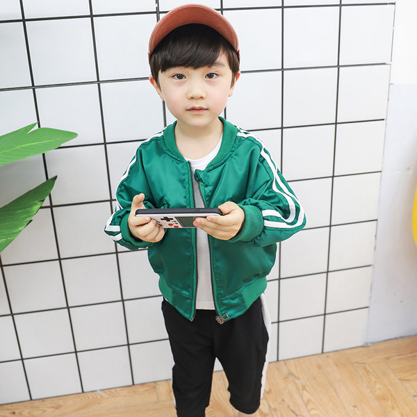 Geaca subtire pentru copii pentru baieti cu broderie pe spate in negru si verde