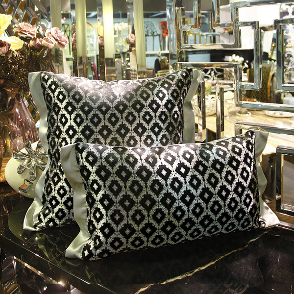 Feta de perna in doua culori cu broderie