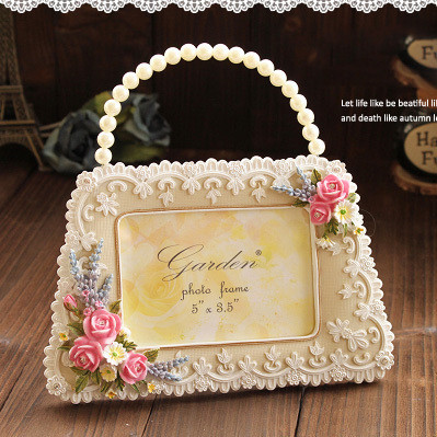 Κορνίζα με τρισδιάστατα στοιχεία - τσάντα