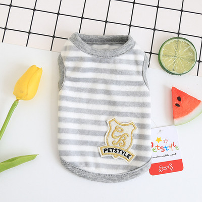 Βελούδινο ένδυμα για ένα σκύλο σε διάφορα χρώματα