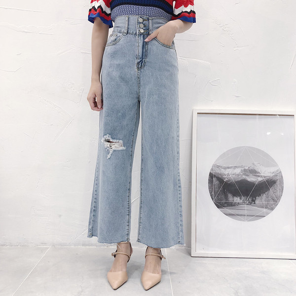 Blugi de dama cu talie inalta de culoare deschisa