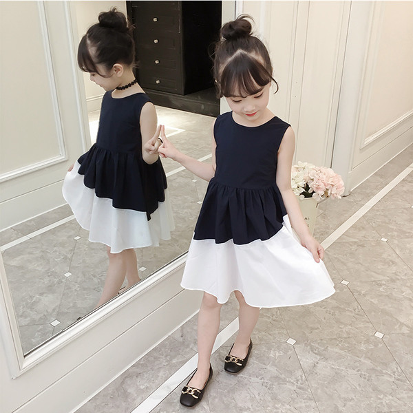 Rochie modernă pentru copii alb-negru, cu panglică și spate deschis
