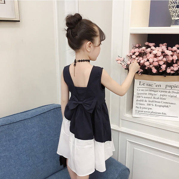 Rochie modernă pentru copii alb-negru, cu panglică și spate deschis