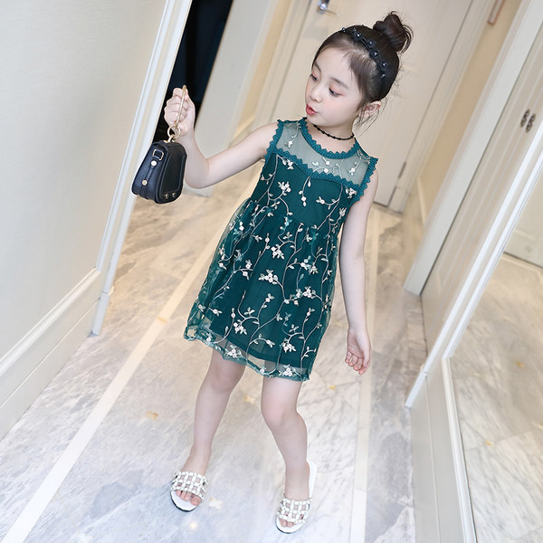 Gyerekruha lányoknak zöld-fehér virágos motívumokkal