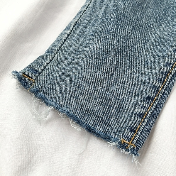 Blugi de dama potriviti pentru utilizarea de zi cu zi in culoare inchisa