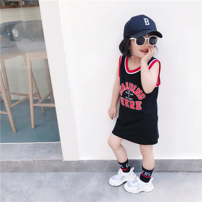 Αθλητικό παιδικό φόρεμα με μαύρο και κόκκινο χρώμα