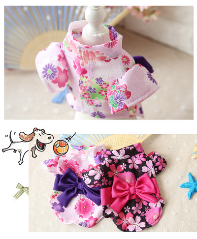 Μοντέρνο φόρεμα για ένα σκύλο με floral μοτίβα και κορδέλα