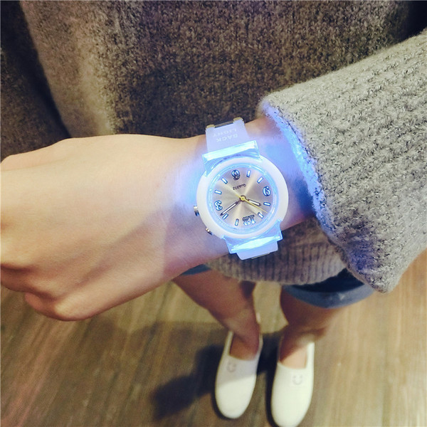 Ceas de dama luminos in forma rotunda - mai multe culori